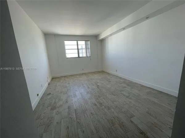 $3,800 | 19390 Collins Avenue, Unit PH2, Sunny Isles Beach, FL 33160