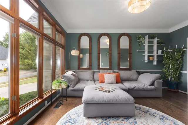 $825,000 | 6113 North Mattox Road, Kansas City, MO 64151