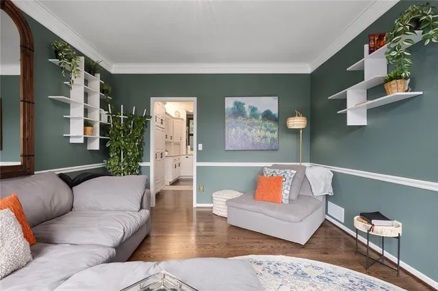 $825,000 | 6113 North Mattox Road, Kansas City, MO 64151