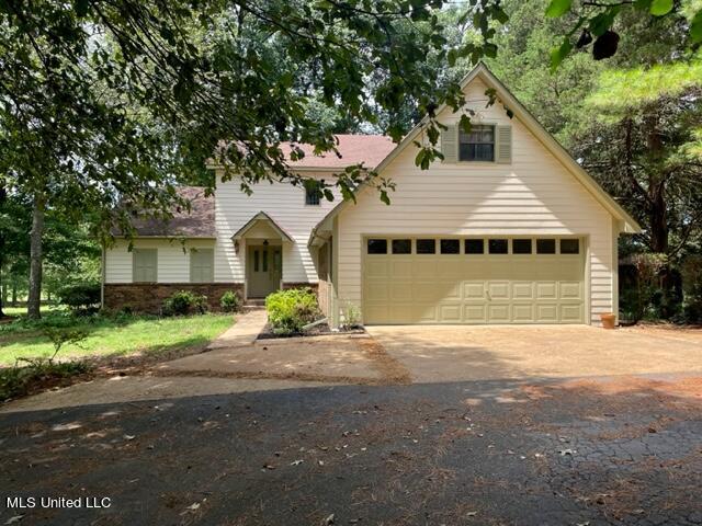 530 Gwen Road Senatobia, MS 38668 - Photo 2 of 90 IMG_1708