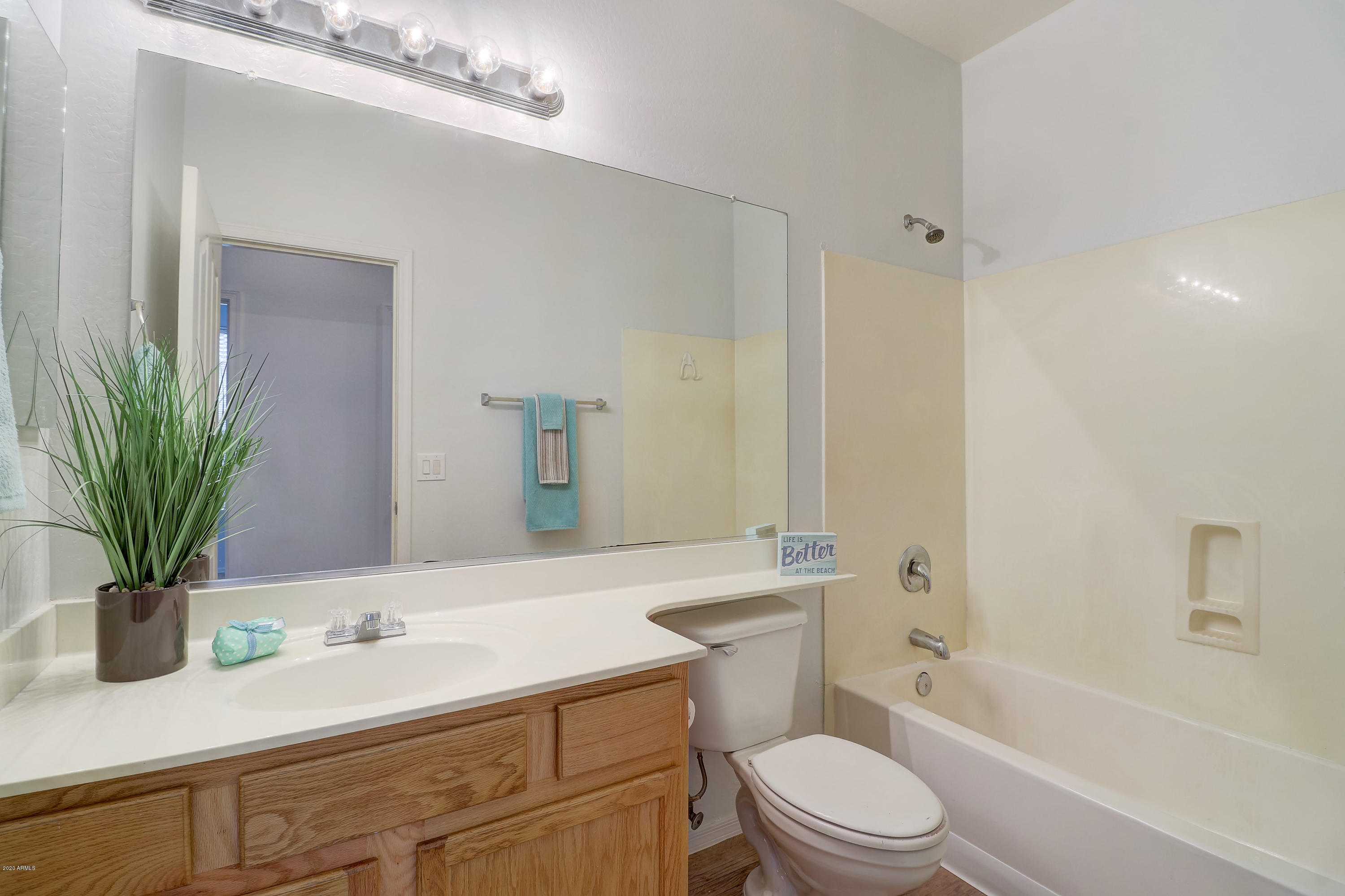10229 West Cordes Road Tolleson, AZ 85353 - Photo 19 of 31 Guest Bathroom