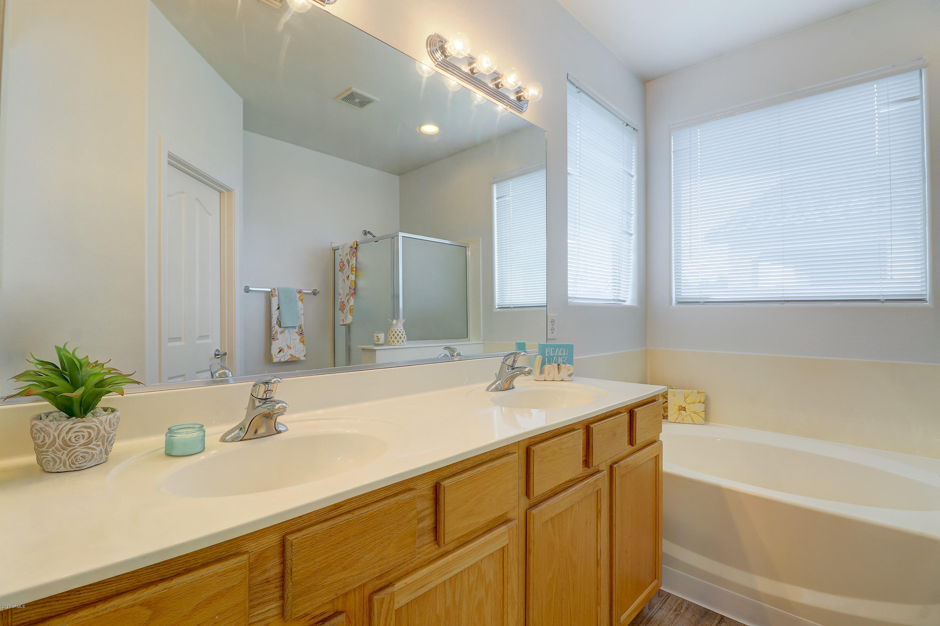 10229 West Cordes Road Tolleson, AZ 85353 - Photo 26 of 31 Double Sinks