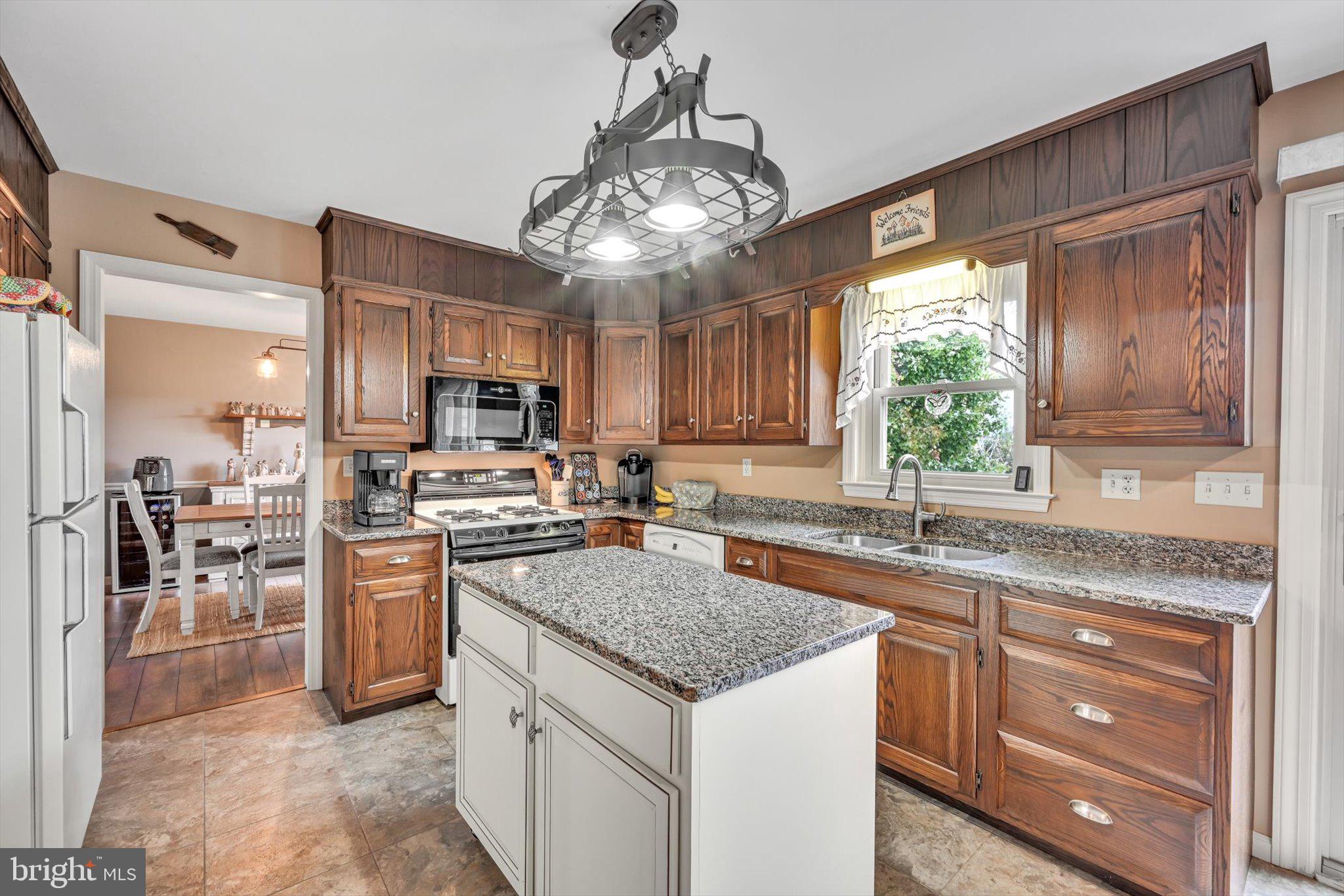 3401 Charlestown Road Lancaster, PA 17603 - Photo 15 of 43 Kitchen with Granite Counters