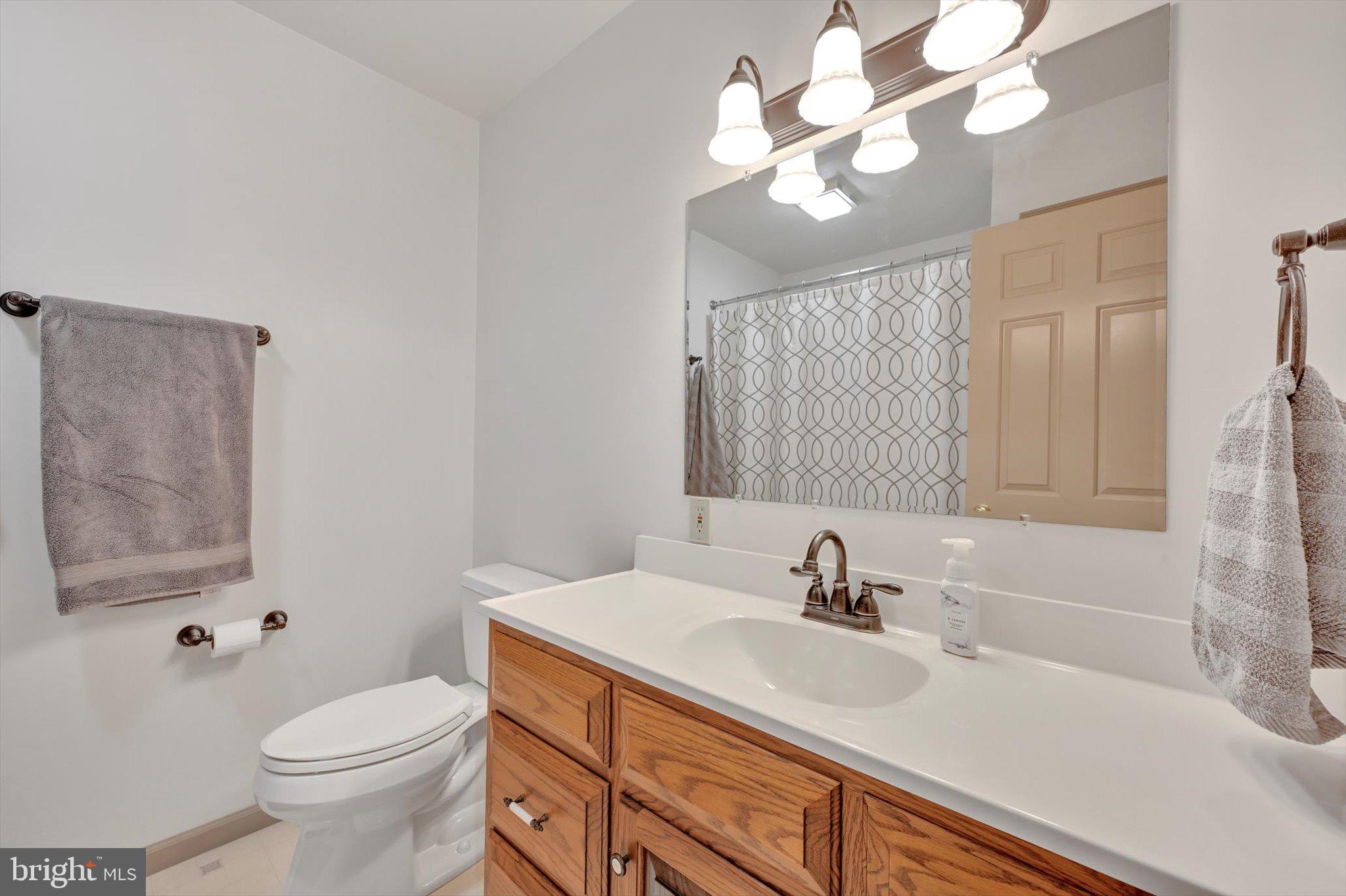 3401 Charlestown Road Lancaster, PA 17603 - Photo 31 of 43 Full Bath
