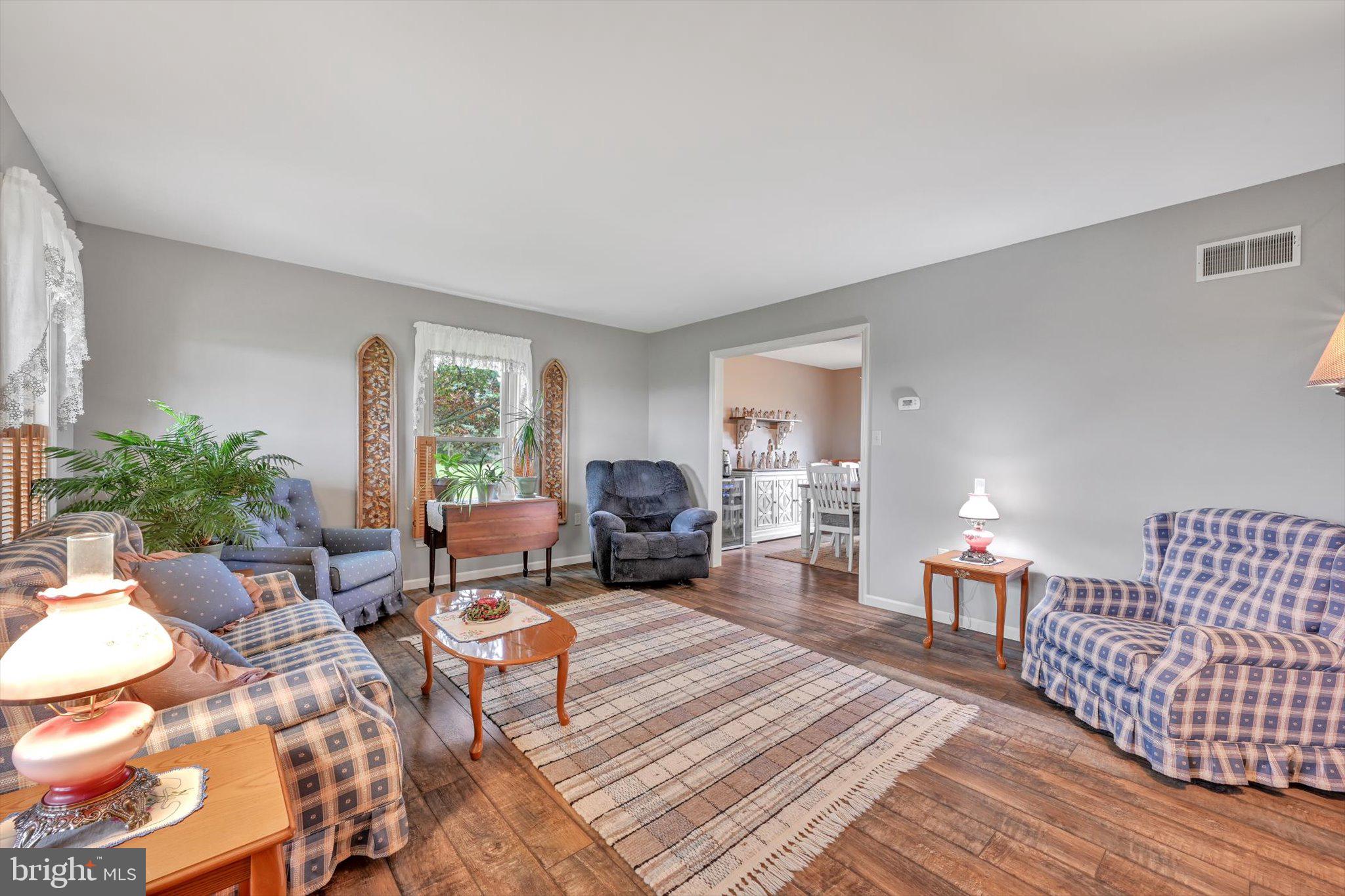 3401 Charlestown Road Lancaster, PA 17603 - Photo 10 of 43 Living Room