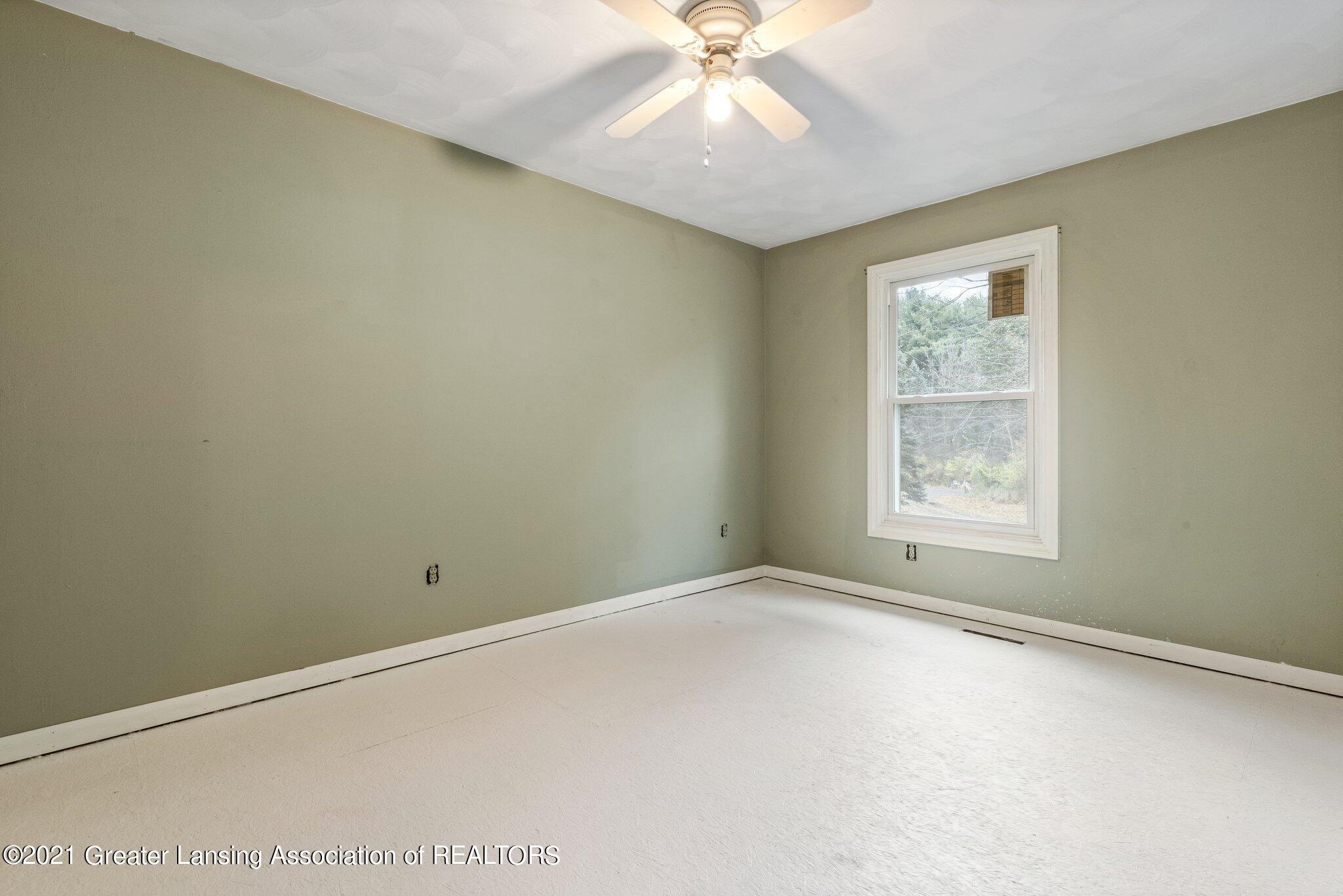 861 Wolverine Road Mason, MI 48854 - Photo 21 of 43 24-web-or-mls-0Z4A9048