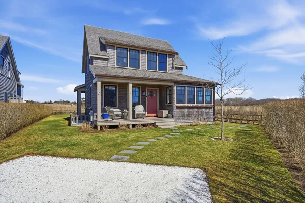 $4,000,000 | 11 Hydrangea Lane, Nantucket, MA 02554