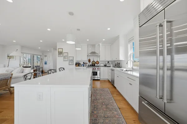 $4,000,000 | 11 Hydrangea Lane, Nantucket, MA 02554