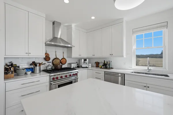 $4,000,000 | 11 Hydrangea Lane, Nantucket, MA 02554