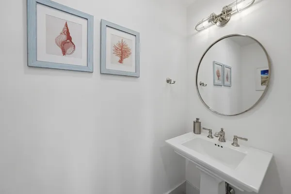 $4,000,000 | 11 Hydrangea Lane, Nantucket, MA 02554