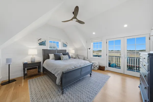 $4,000,000 | 11 Hydrangea Lane, Nantucket, MA 02554