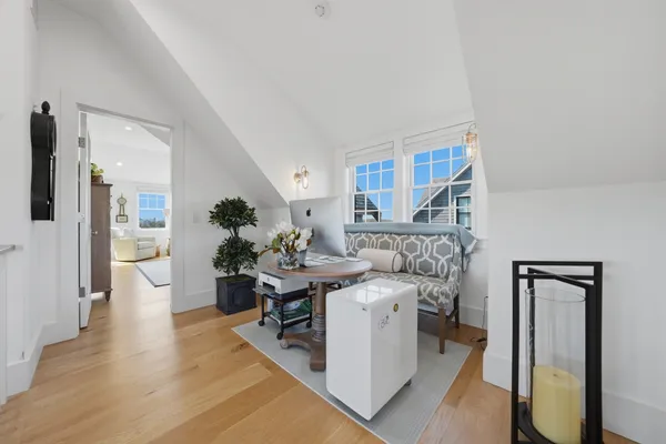 $4,000,000 | 11 Hydrangea Lane, Nantucket, MA 02554