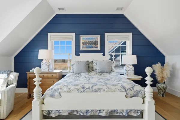 $4,000,000 | 11 Hydrangea Lane, Nantucket, MA 02554