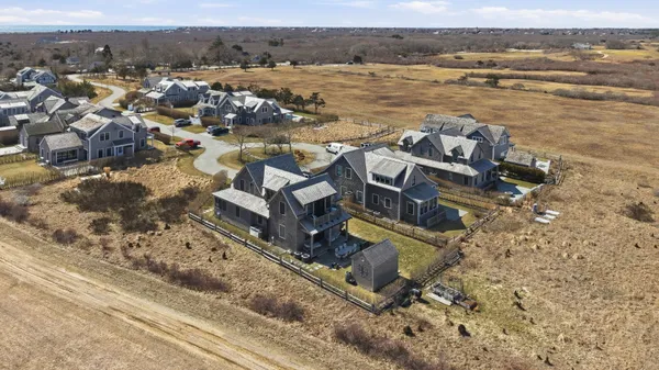 $4,000,000 | 11 Hydrangea Lane, Nantucket, MA 02554