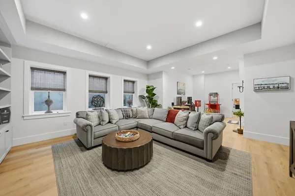 $4,000,000 | 11 Hydrangea Lane, Nantucket, MA 02554