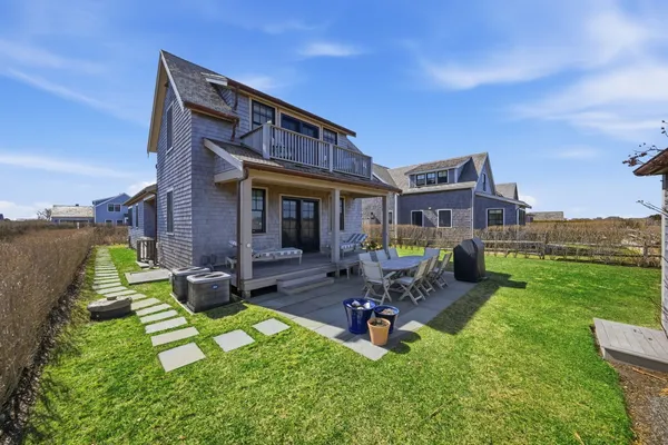$4,000,000 | 11 Hydrangea Lane, Nantucket, MA 02554