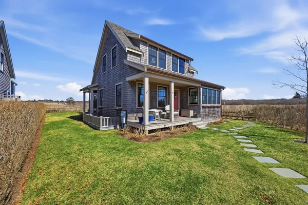 $4,000,000 | 11 Hydrangea Lane, Nantucket, MA 02554