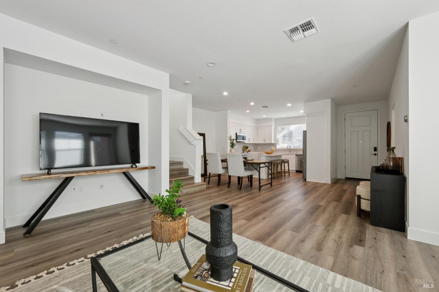 2716-2718 Amora Circle Santa Rosa, CA 95407 - Photo 13 of 49