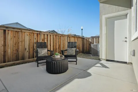 $950,000 | 2716-2718 Amora Circle, Santa Rosa, CA 95407