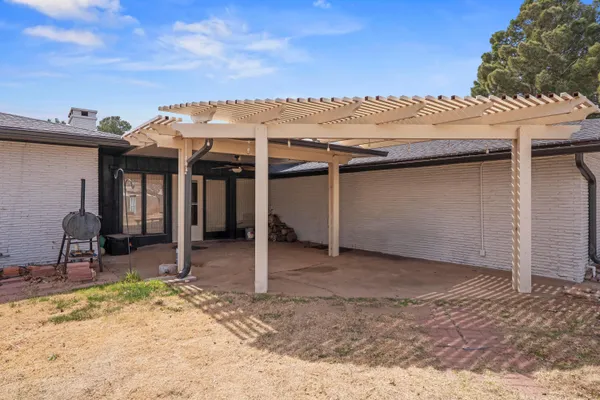 $345,000 | 507 Clubview Drive, Levelland, TX 79336