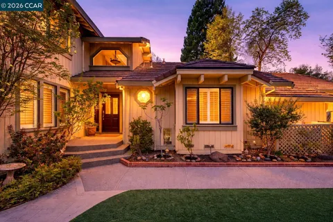 $2,198,800 | 951 Redwood Drive, Danville, CA 94506