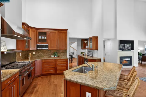 $2,198,800 | 951 Redwood Drive, Danville, CA 94506