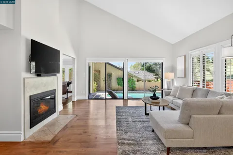 $2,198,800 | 951 Redwood Drive, Danville, CA 94506