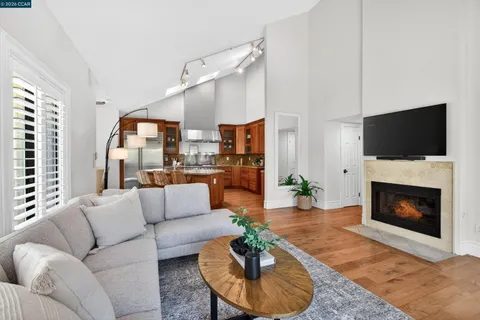 $2,198,800 | 951 Redwood Drive, Danville, CA 94506