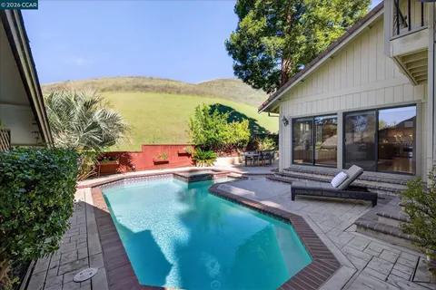 $2,198,800 | 951 Redwood Drive, Danville, CA 94506