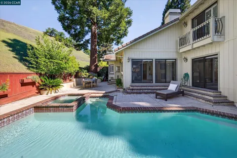 $2,198,800 | 951 Redwood Drive, Danville, CA 94506