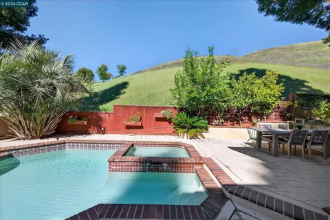 $2,198,800 | 951 Redwood Drive, Danville, CA 94506