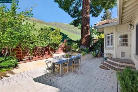 $2,198,800 | 951 Redwood Drive, Danville, CA 94506