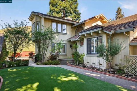 $2,198,800 | 951 Redwood Drive, Danville, CA 94506