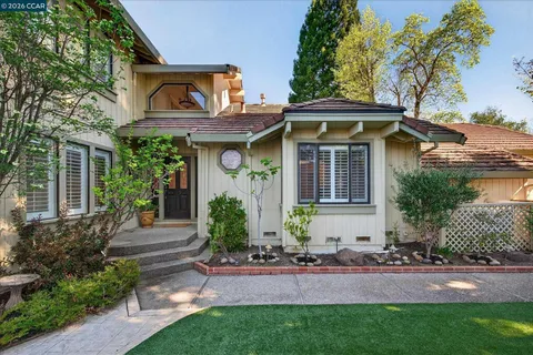 $2,198,800 | 951 Redwood Drive, Danville, CA 94506