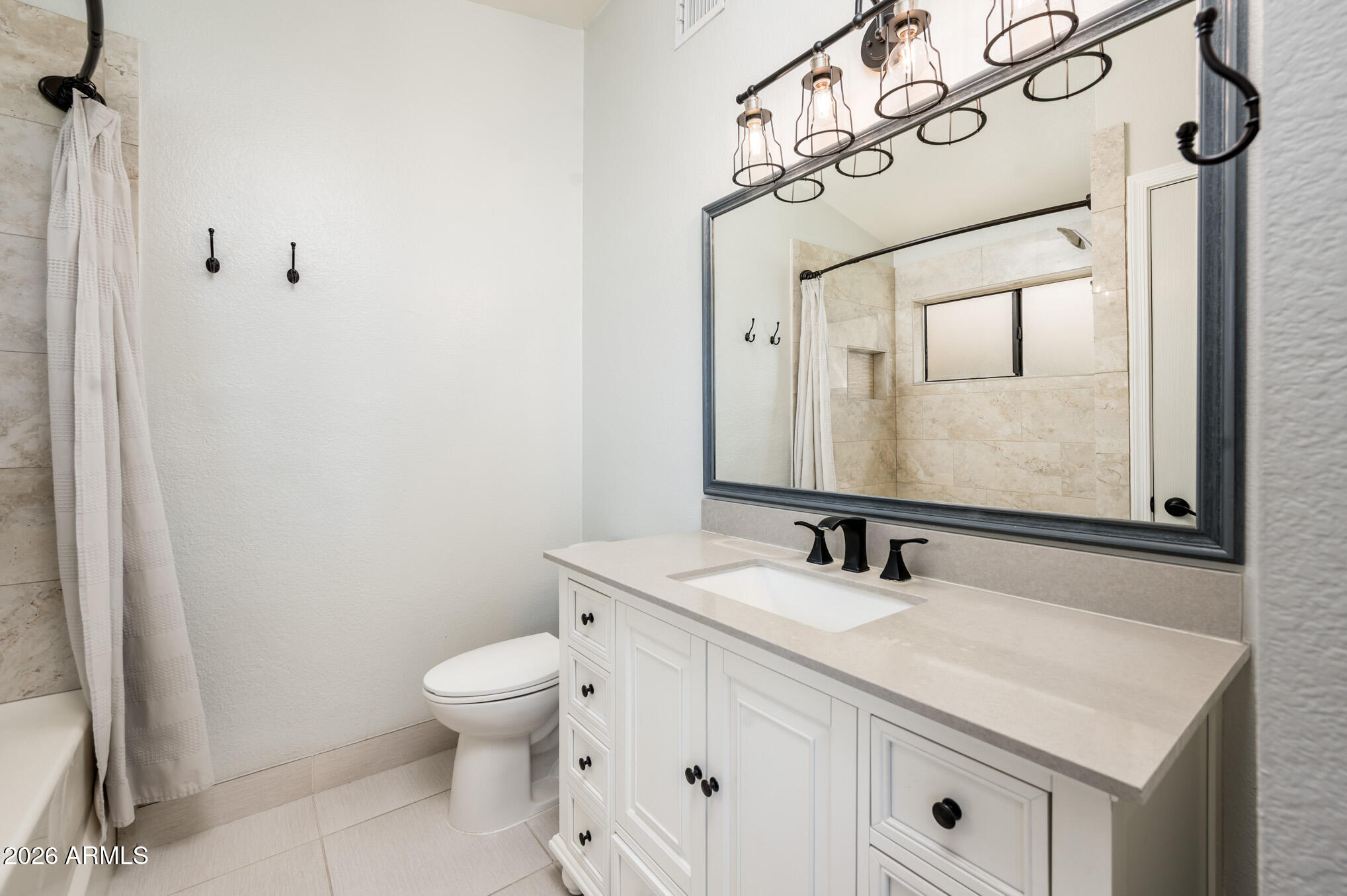 2717 East Dry Creek Road Phoenix, AZ 85048 - Photo 23 of 36 Primary Bath