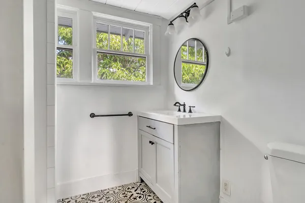 $2,400 | 515 46th Street, Unit 1, West Palm Beach, FL 33407