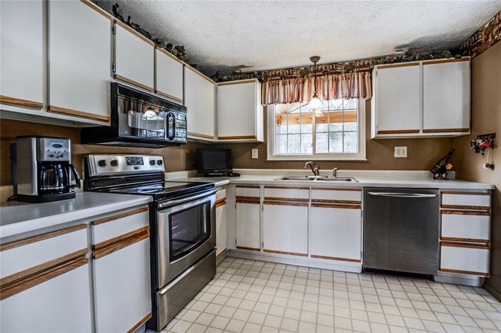171 Rocky Ridge Road Bethel Park, PA 15102 - Photo 6 of 17 Gallery Image 6