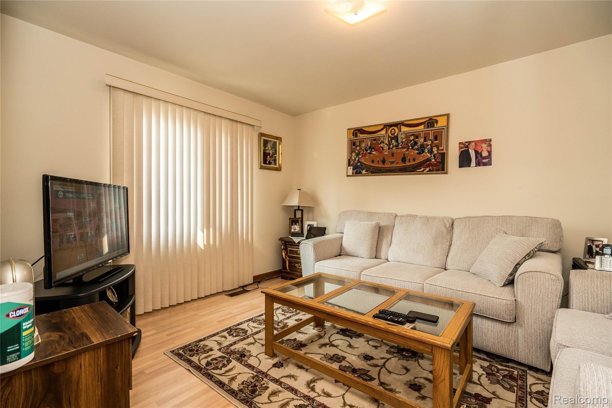 17931 Rocco Drive Macomb, MI 48044 - Photo 42 of 77 DSC05187.jpg
