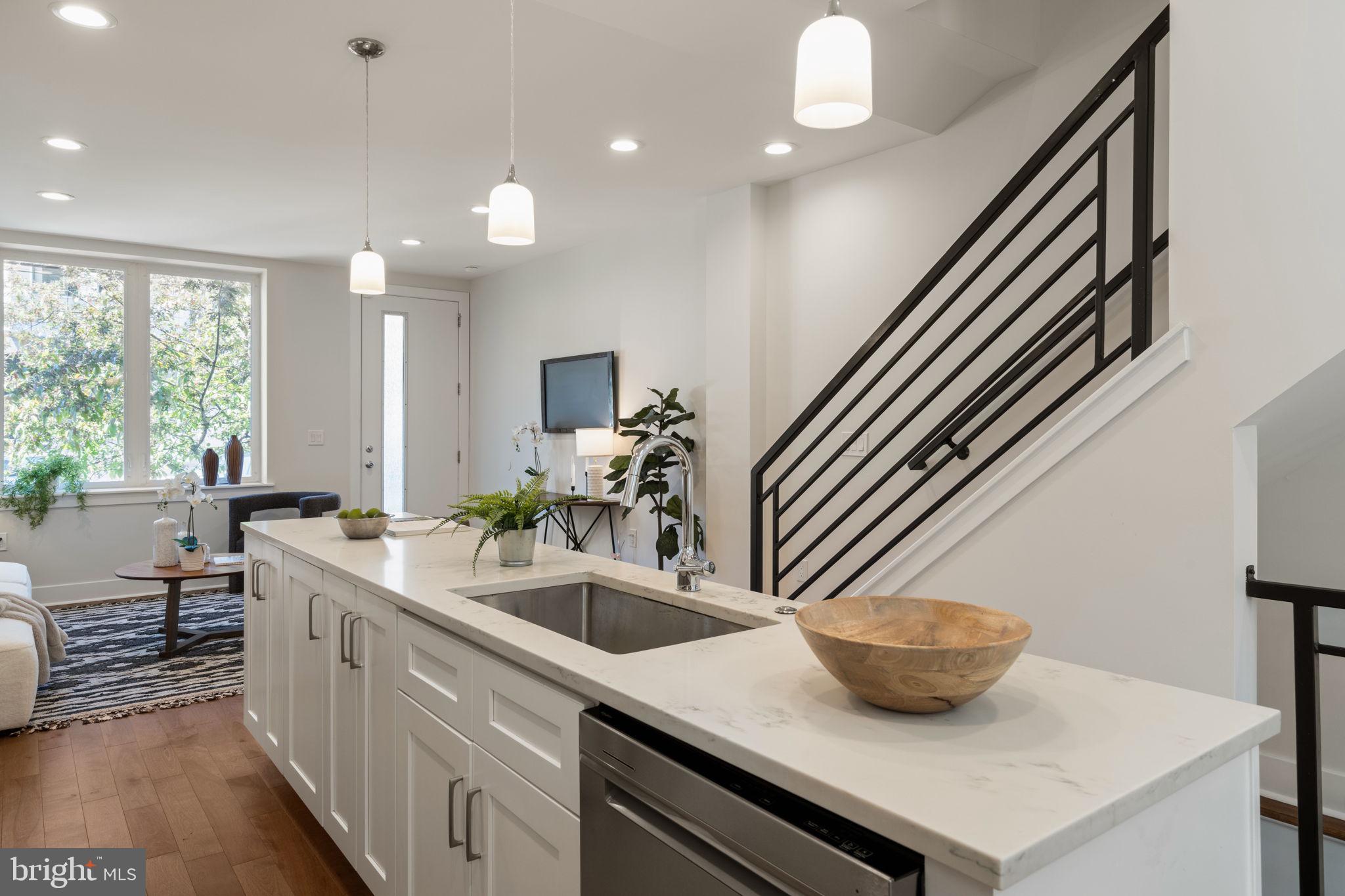 1125 South 24th Street Philadelphia, PA 19146 - Photo 12 of 55 10' Island