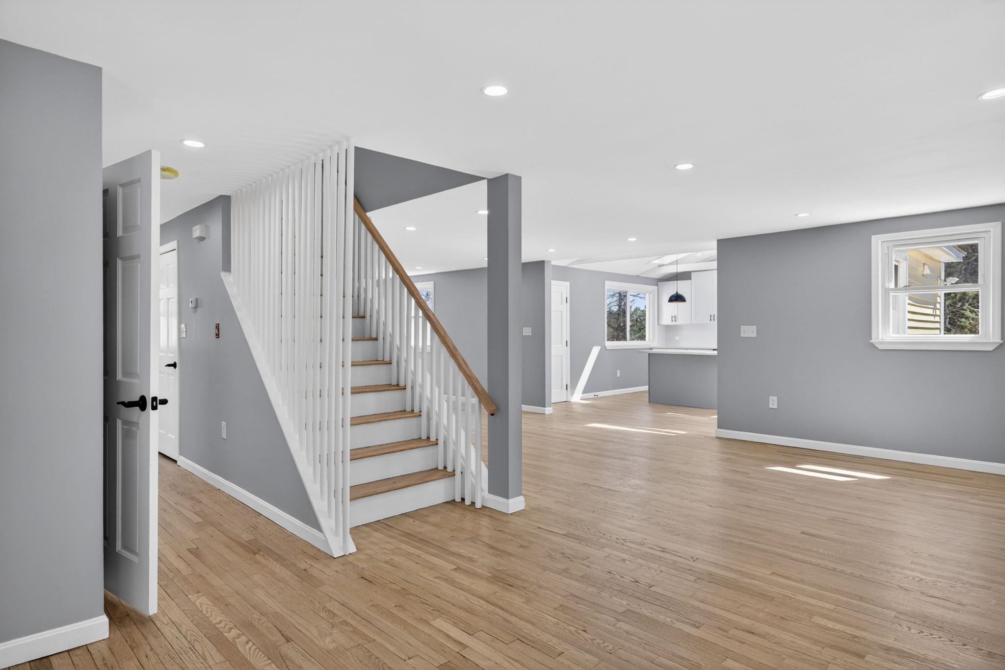 27 Gilcreast Road Londonderry, NH 03053 - Photo 12 of 31