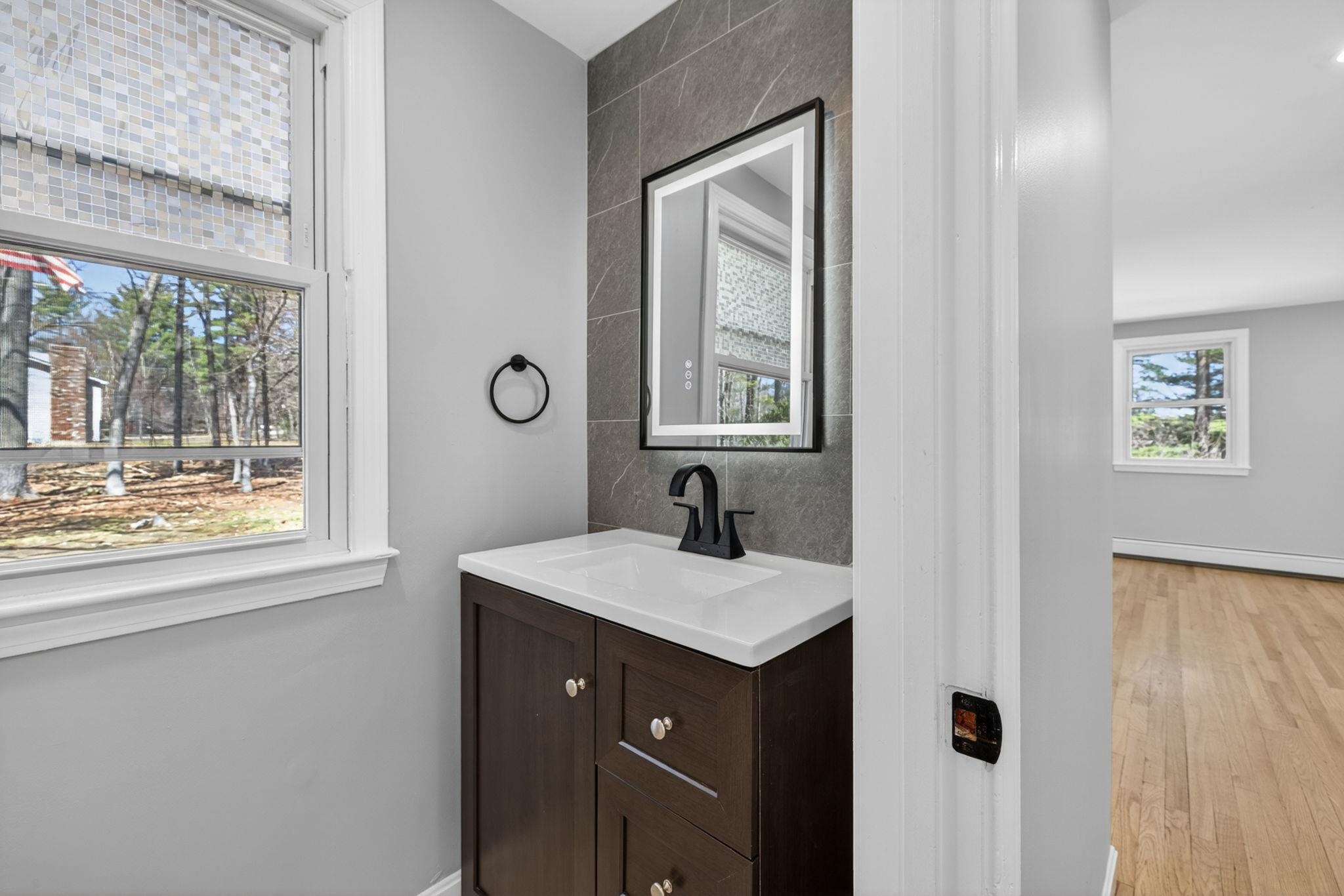 27 Gilcreast Road Londonderry, NH 03053 - Photo 13 of 31