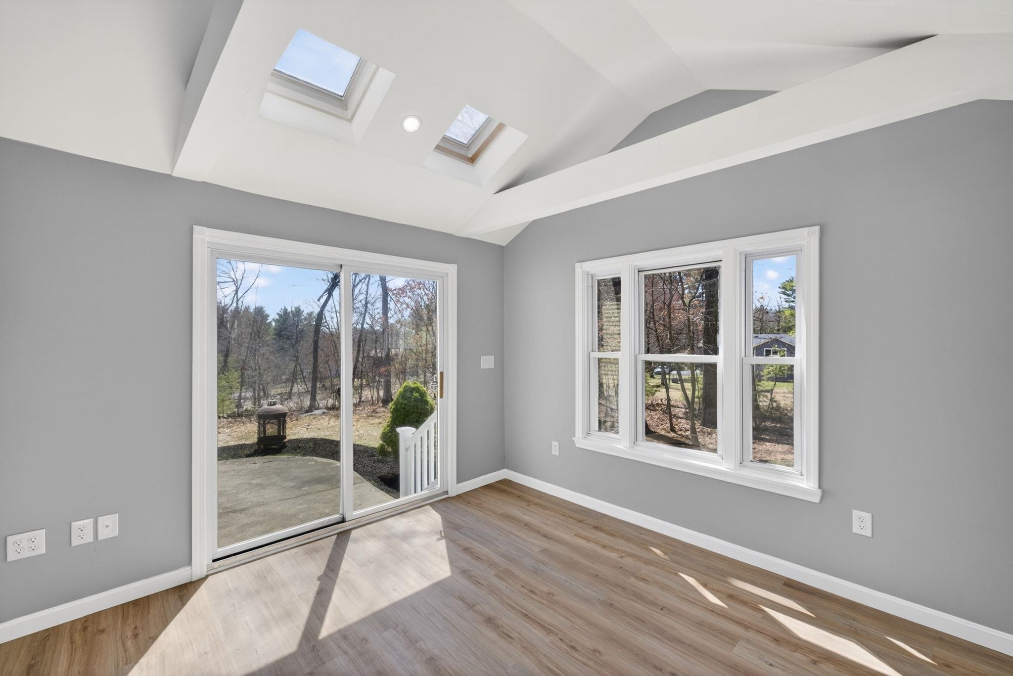 27 Gilcreast Road Londonderry, NH 03053 - Photo 15 of 31