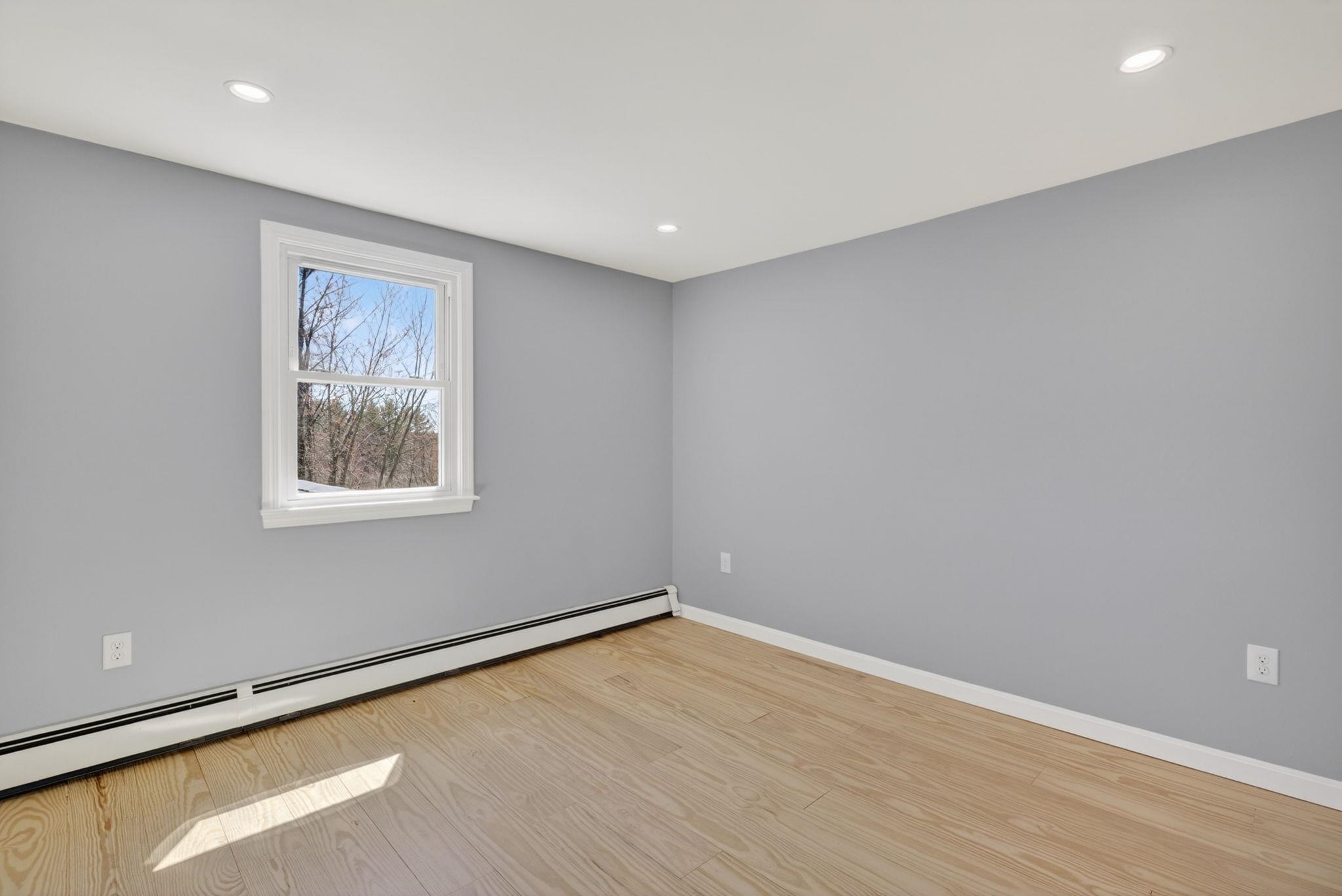 27 Gilcreast Road Londonderry, NH 03053 - Photo 16 of 31