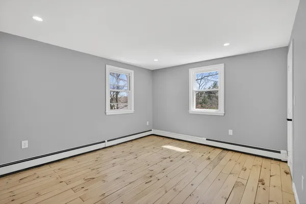 $699,900 | 27 Gilcreast Road, Londonderry, NH 03053