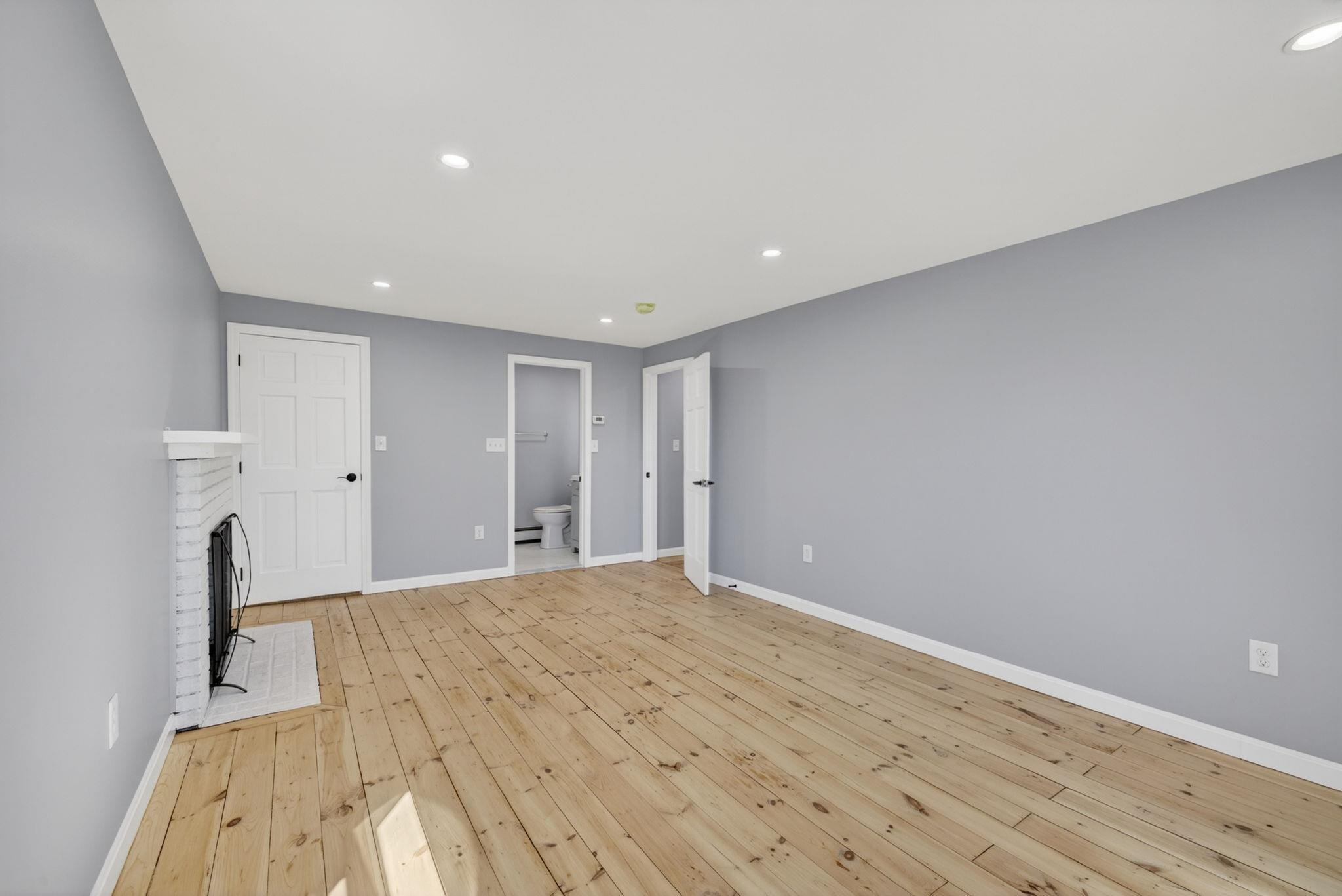 27 Gilcreast Road Londonderry, NH 03053 - Photo 22 of 31