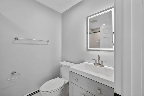 $699,900 | 27 Gilcreast Road, Londonderry, NH 03053