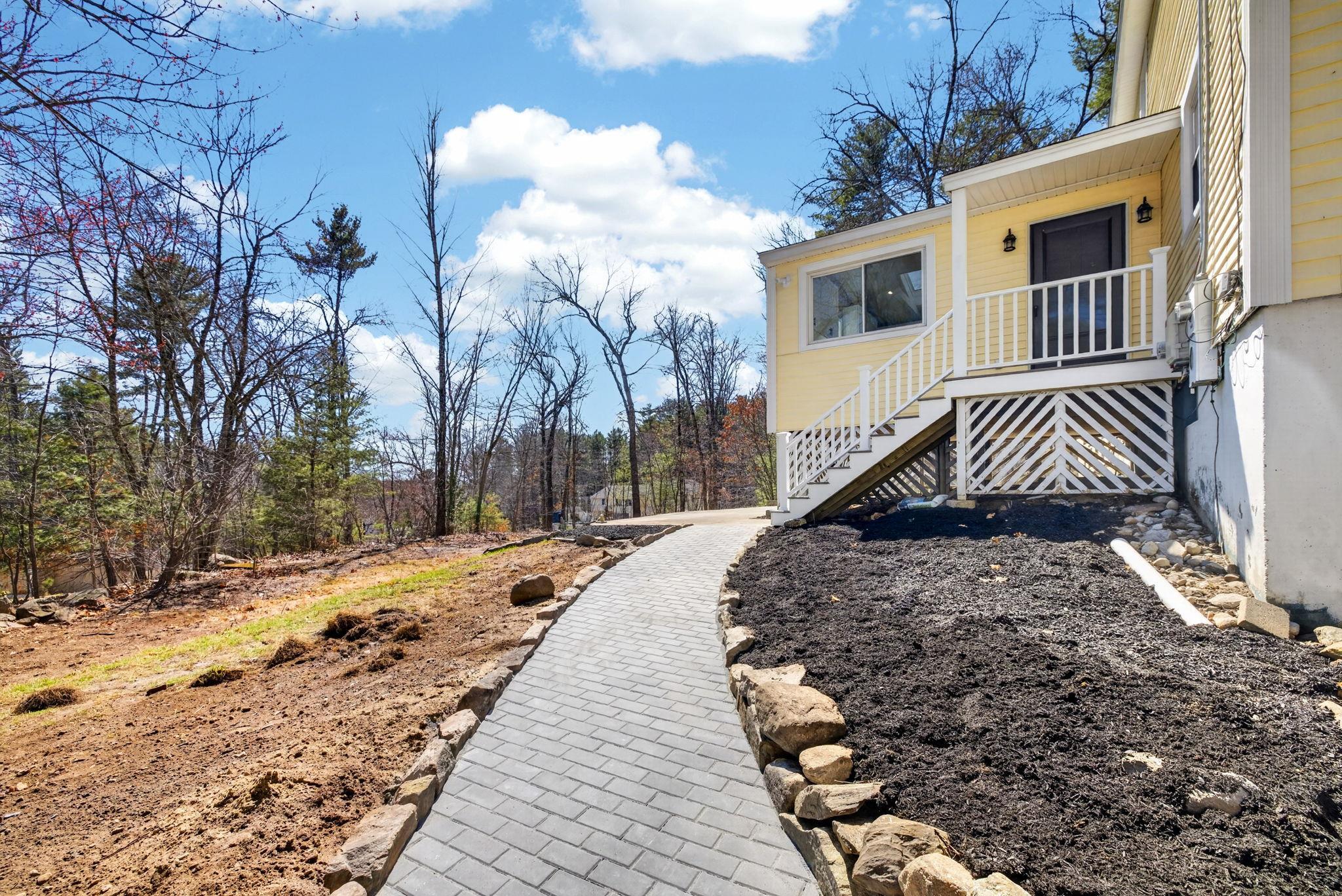 27 Gilcreast Road Londonderry, NH 03053 - Photo 27 of 31