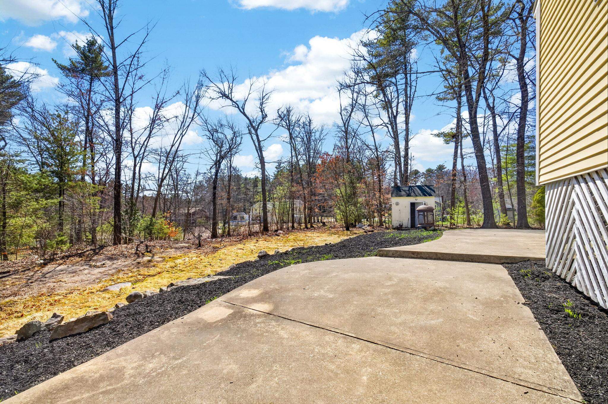 27 Gilcreast Road Londonderry, NH 03053 - Photo 28 of 31