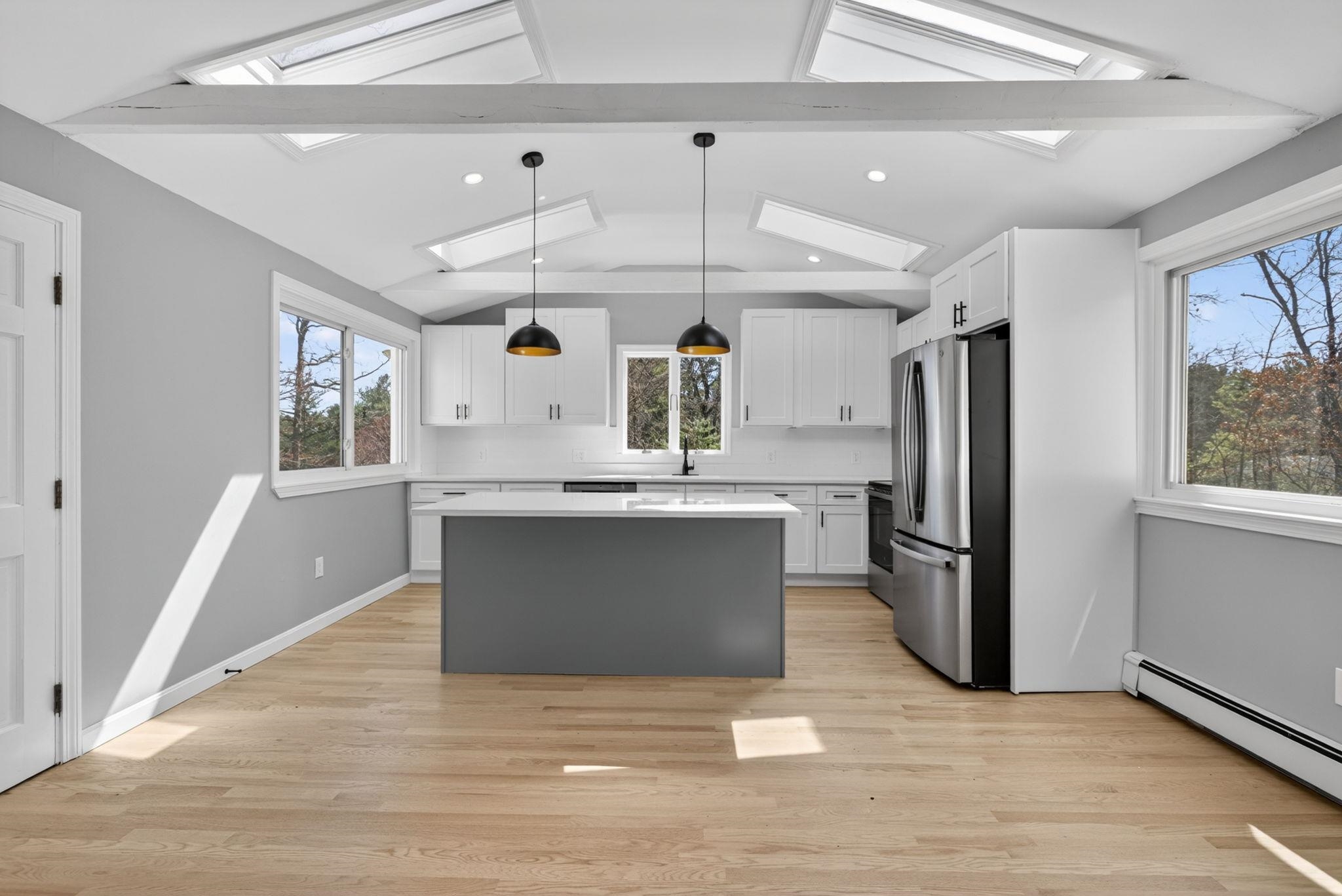 27 Gilcreast Road Londonderry, NH 03053 - Photo 3 of 31