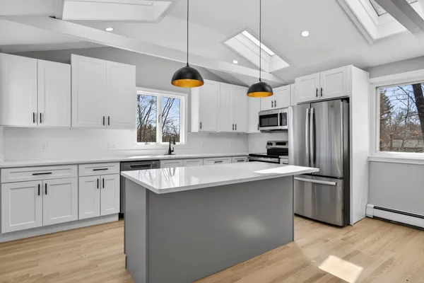 $699,900 | 27 Gilcreast Road, Londonderry, NH 03053